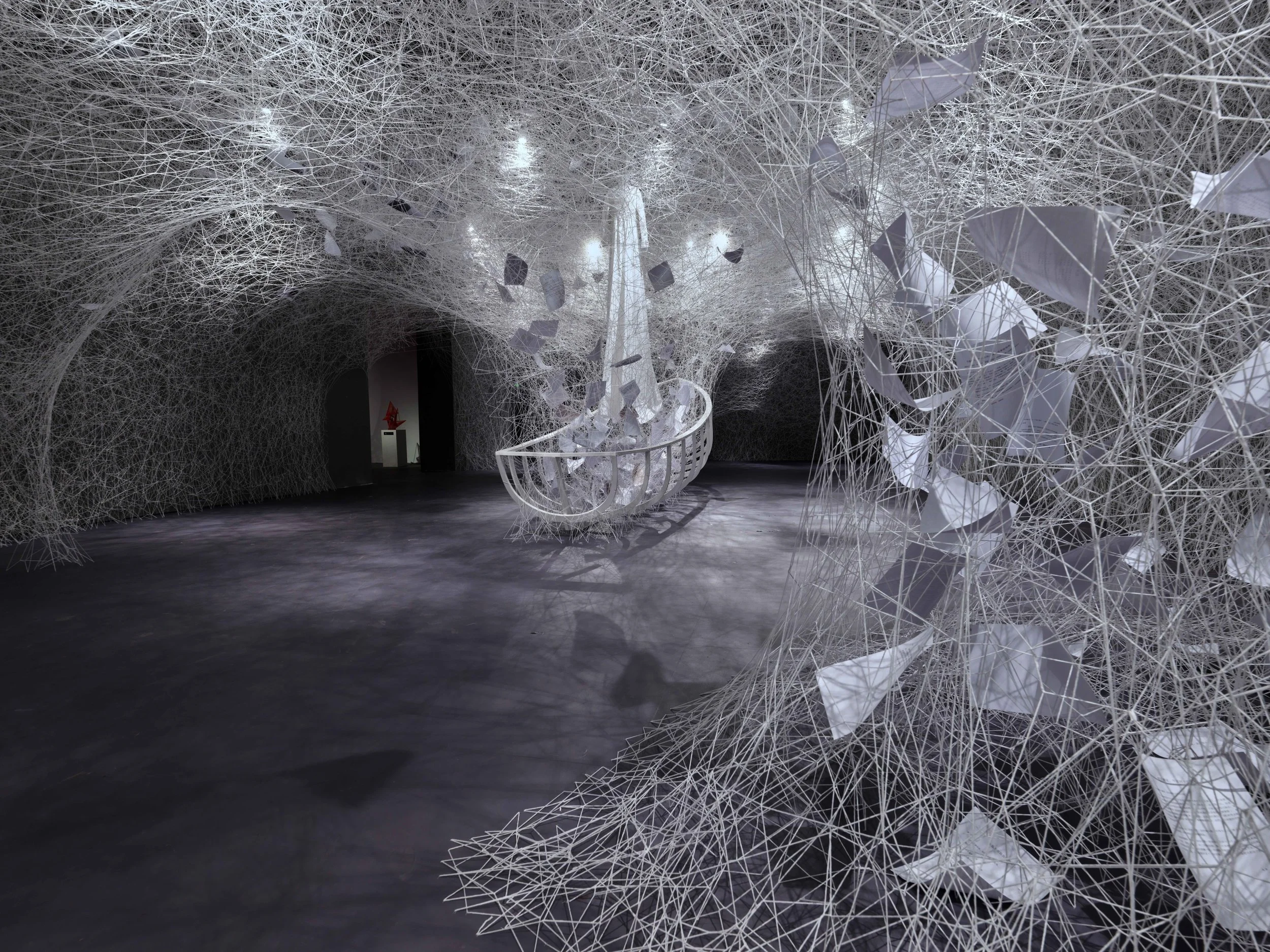 CHIHARU SHIOTA–塩田千春
